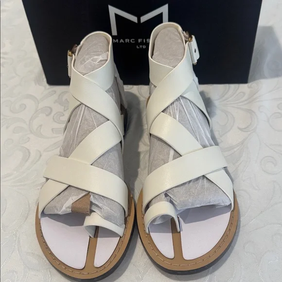 Marc Fisher Loop Sandal. Ladies 8 - Picture 8 of 15